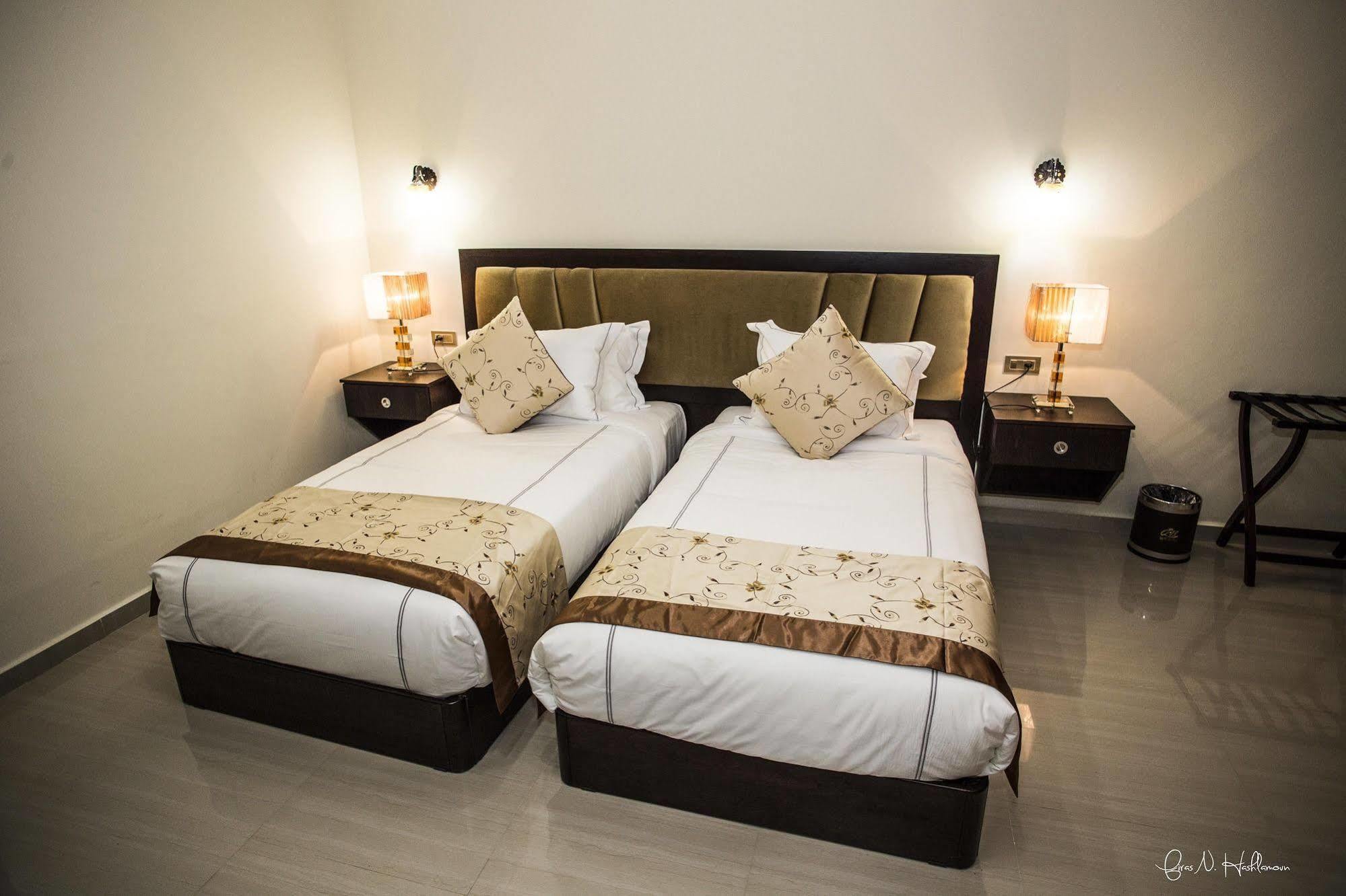 Queen Plaza Hotel Hebron Zewnętrze zdjęcie