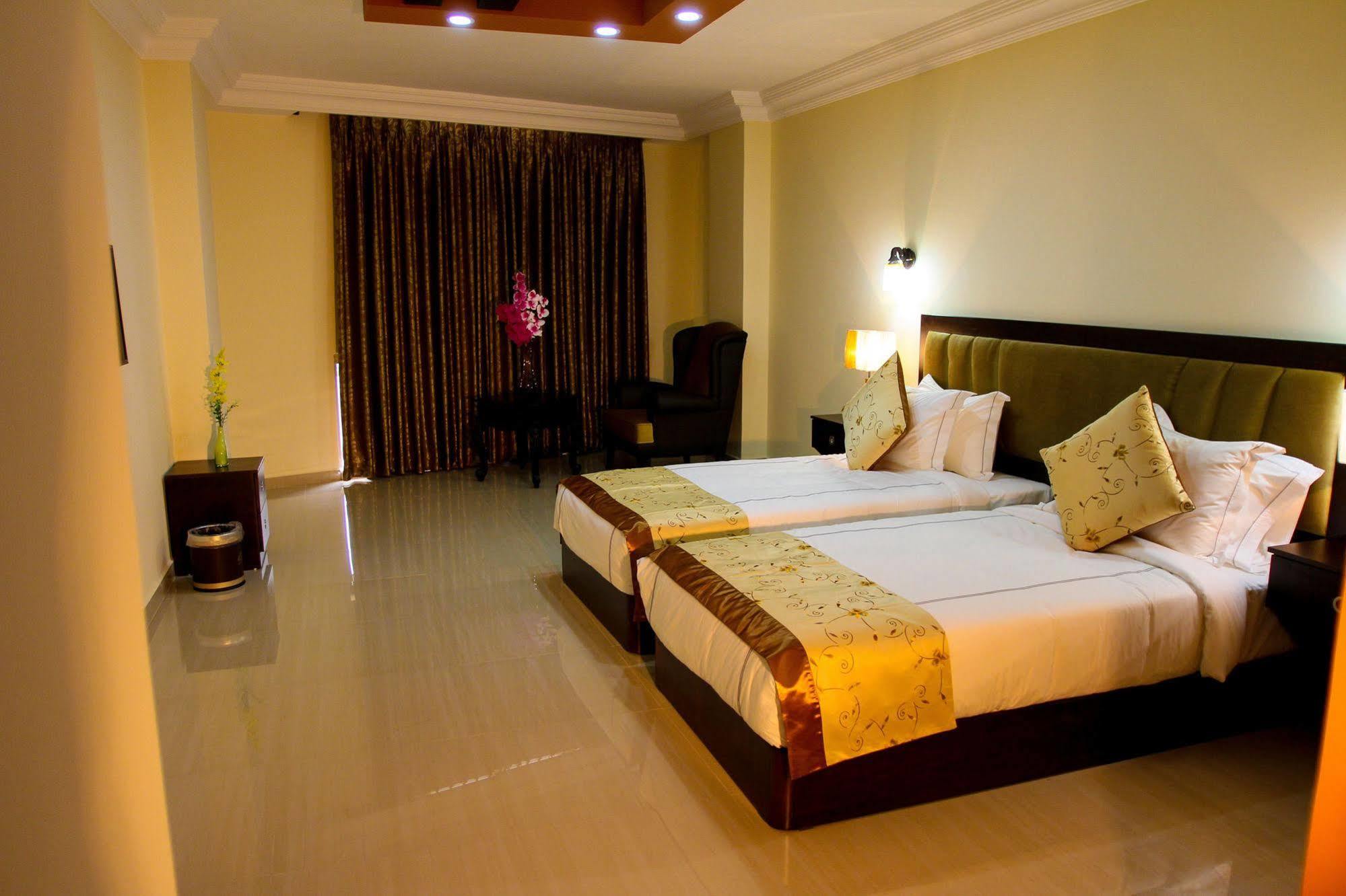 Queen Plaza Hotel Hebron Zewnętrze zdjęcie